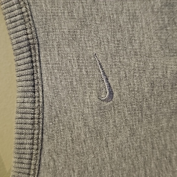 Nike sleeveless - Picture 4 of 5